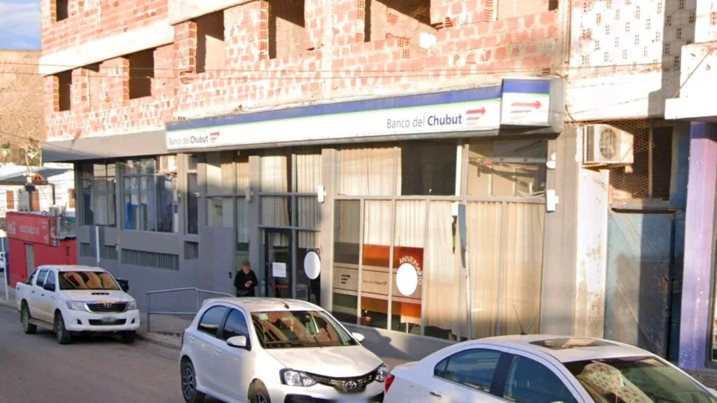 El Banco del Chubut sostiene la atención en Km 3 mientras planifica su mudanza al Área Central