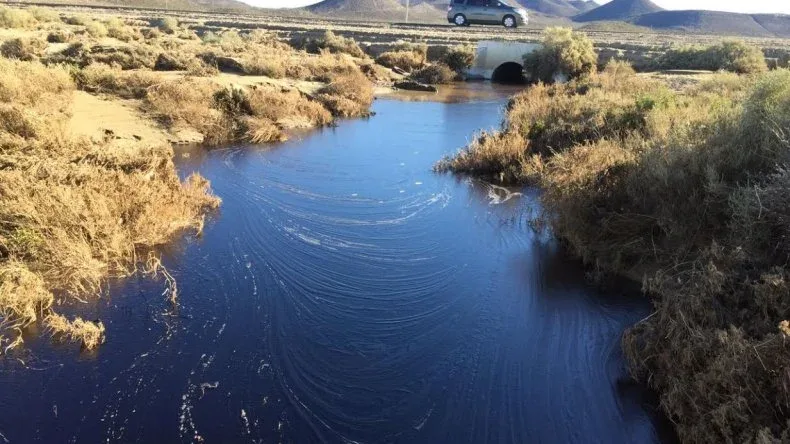 Nuevo derrame de CAPSA en Comodoro: oleoducto roto en Km. 14 y pérdida de cinco metros cúbicos