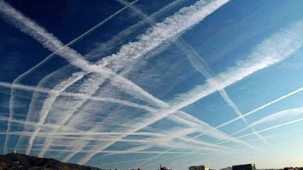 Geoingeniería y clima: qué se sabe sobre la siembra de nubes, HAARP y la modificación solar