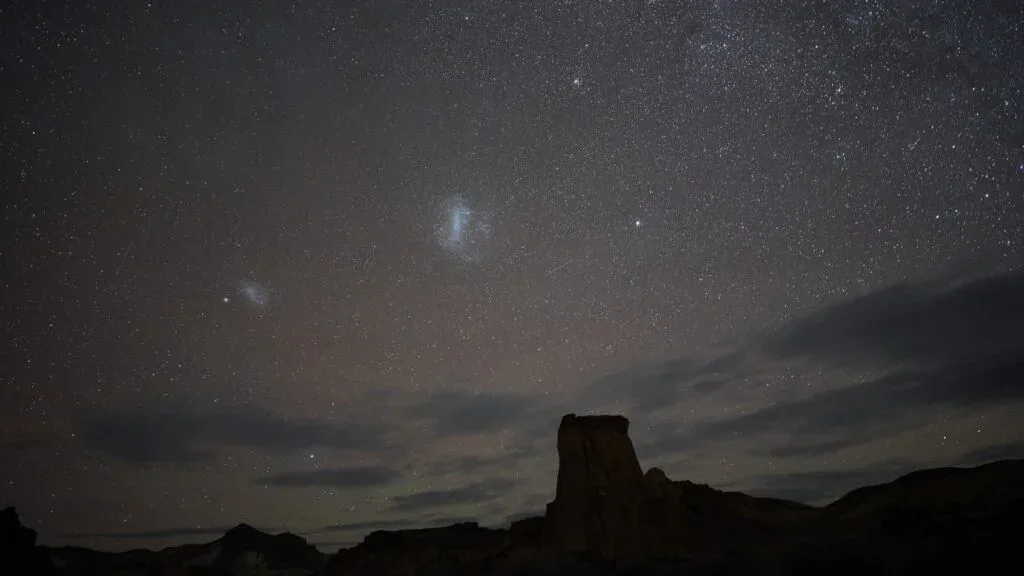 El Bosque Petrificado de Sarmiento será escenario de la primera experiencia de astroturismo en Chubut