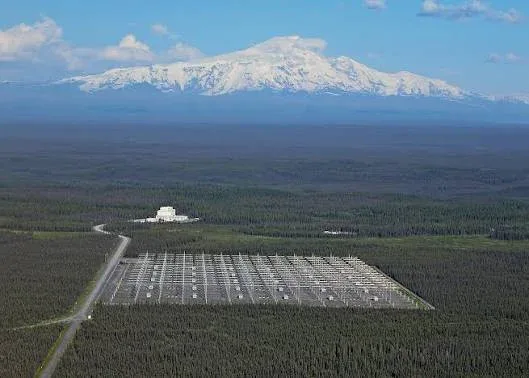 Geoingeniería y clima: qué se sabe sobre la siembra de nubes, HAARP y la modificación solar
