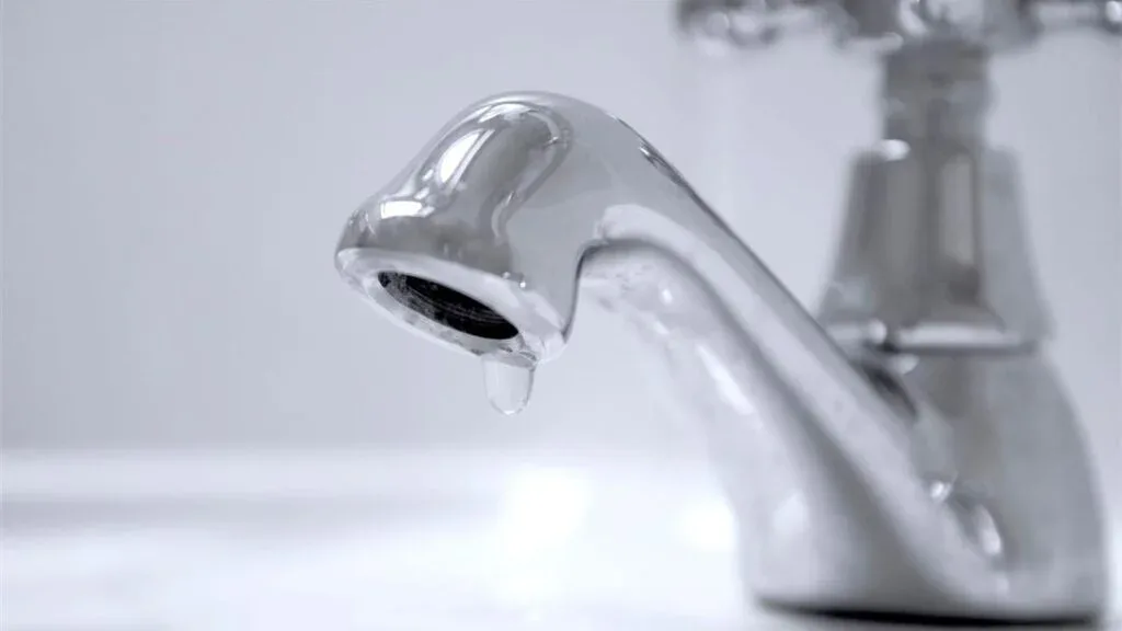 Rada Tilly sin agua por 24 horas desde el jueves