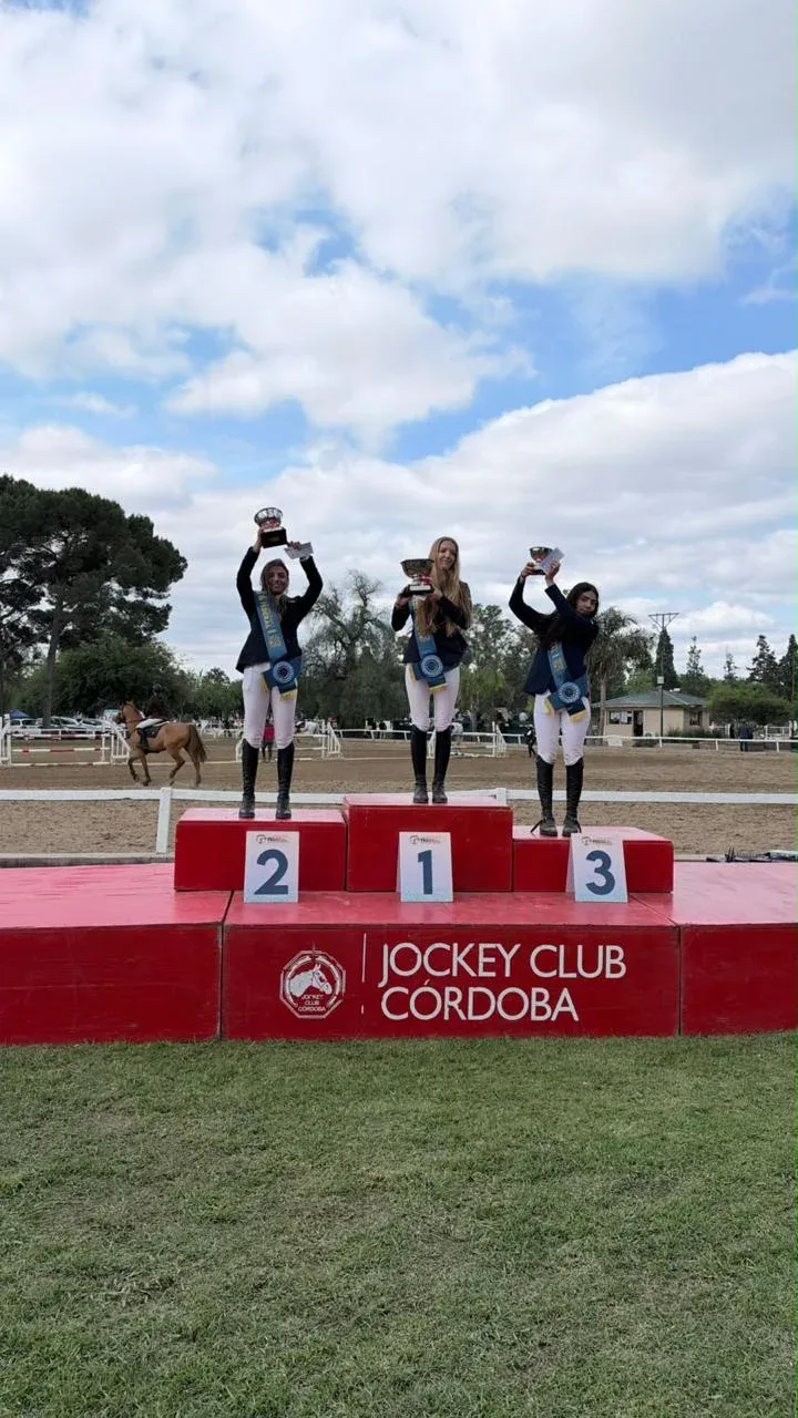 Amazonas de Rada Tilly brillaron en el Campeonato Federal de Salto en Córdoba