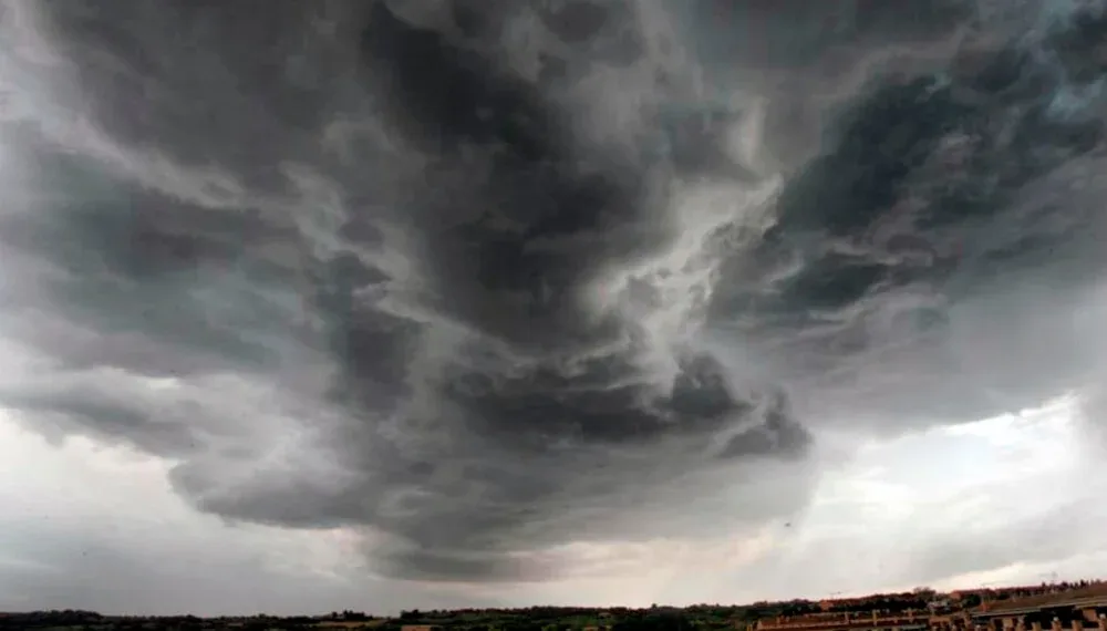 Geoingeniería y clima: qué se sabe sobre la siembra de nubes, HAARP y la modificación solar