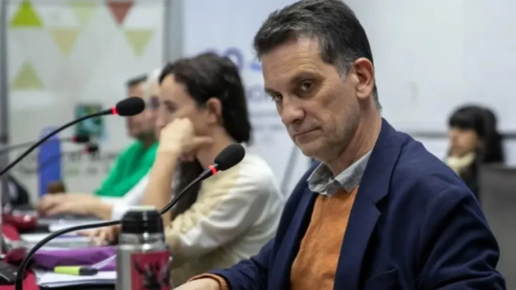 Un concejal peronista de Bariloche renunció tras reconocer que agredió a su expareja