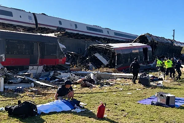 Accidente ferroviario en Toledo: más de 50 muertos y 179 heridos tras el choque de dos trenes
