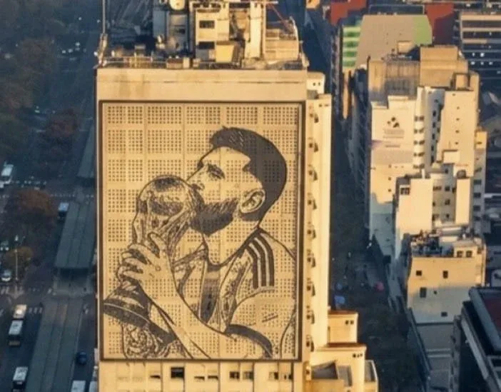 García Moritán quiere cambiar a Eva Perón por Messi en un edificio de la 9 de Julio