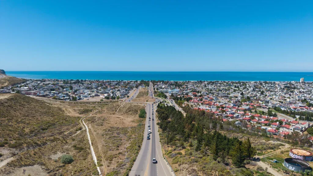 Sábado despejado y fresco en Rada Tilly
