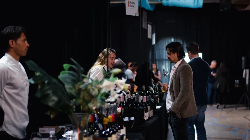 Tierra, Mar y Vinos llega a Rada Tilly con degustación, charlas y venta directa