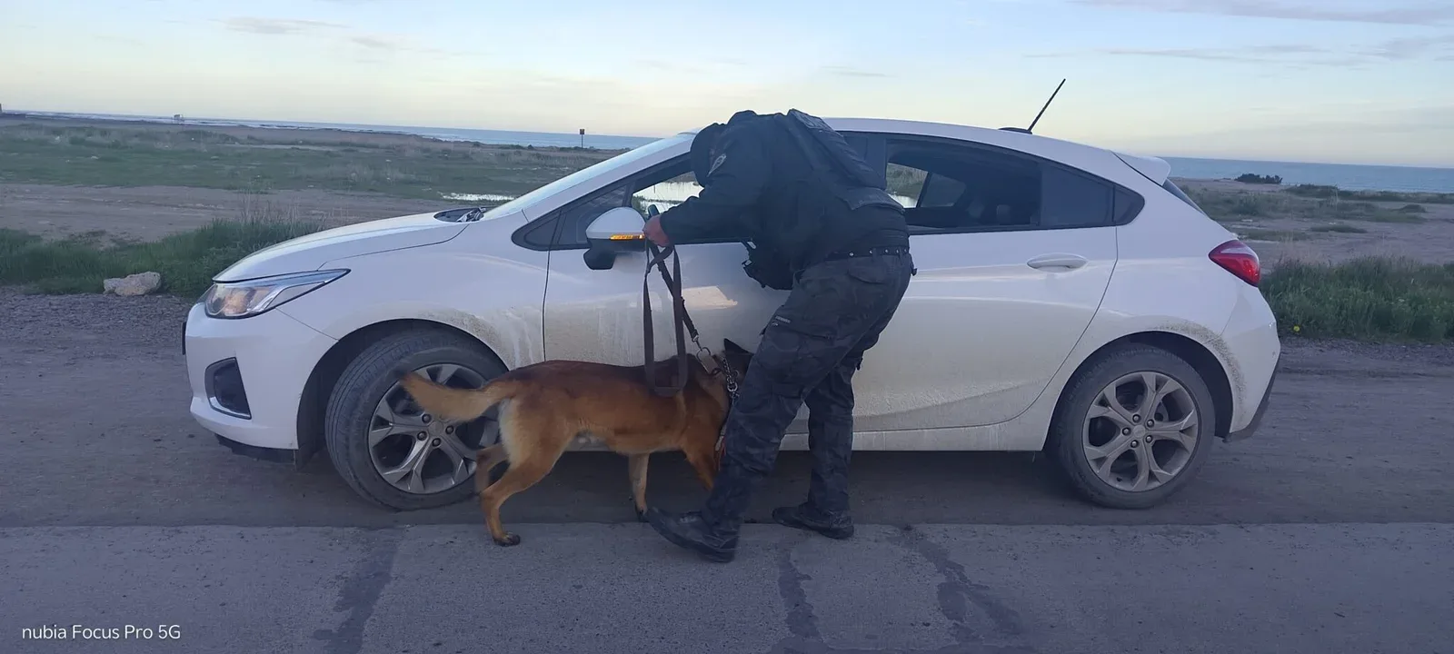 Un can antidrogas detectó cannabis en un control vehicular en el barrio Km 5