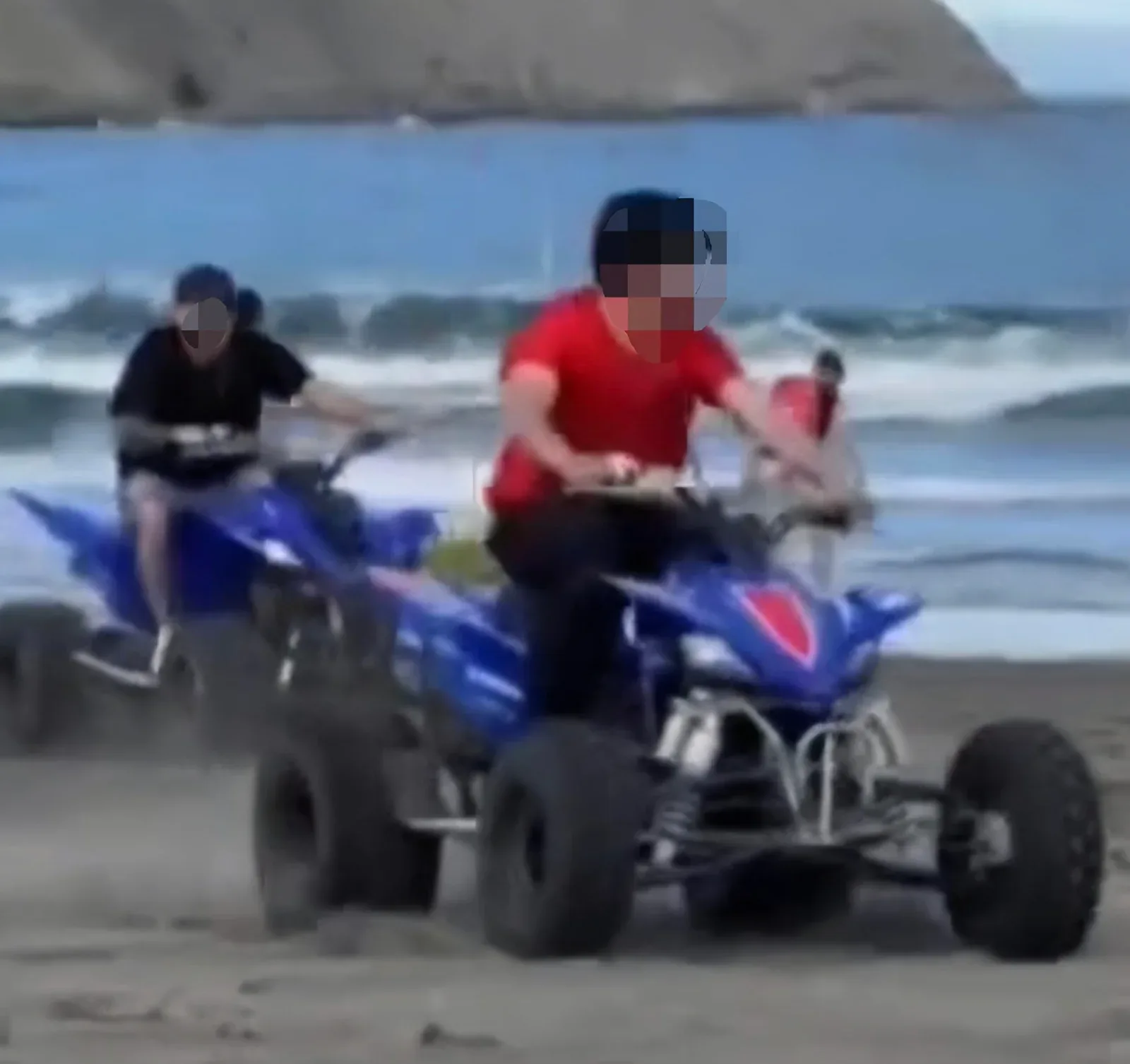 Denuncian maniobras riesgosas de motos y cuatriciclos en la Bajada de los Palitos