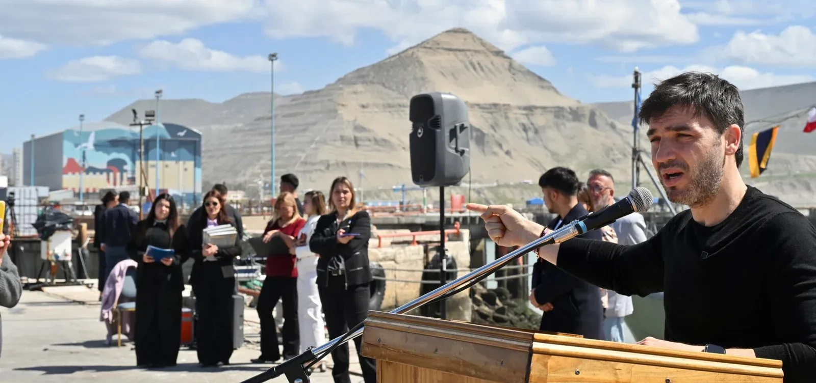 Torres destacó el potencial productivo del puerto de Comodoro a 30 años del muelle Antonio Morán