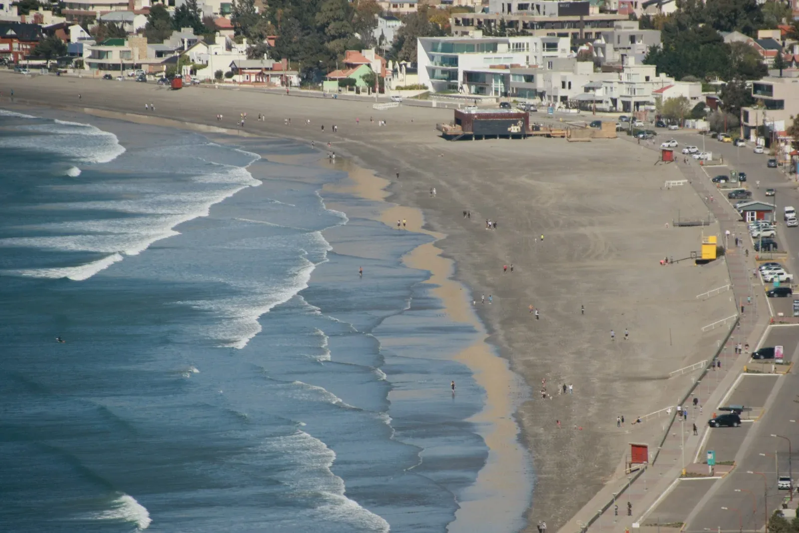 Rada Tilly emite alerta sanitaria por marea roja en moluscos costeros